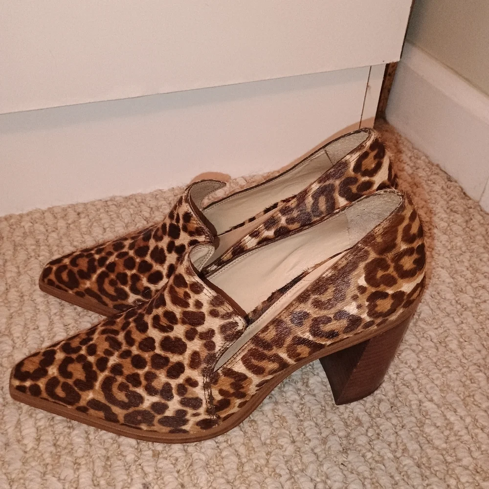 Vince Camuto‎ Wevenly 3 Leopard Calf Hair Pointed Toe Heels Size 9M Block Cone